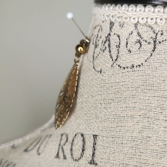 Vintage Brass Filigree Earrings - Picture 5 of 6